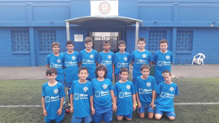 EL EQUIPO ALEVÍN ESTRENA CAMISETAS ENTRENO